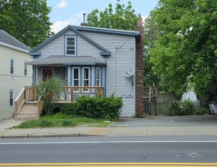 76 Main St, Blackstone, MA 01504