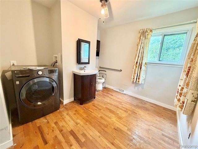 3809 Leith Street, Flint, MI 48506