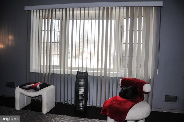 16 BITTERSWEET RD, Trenton, NJ 08638