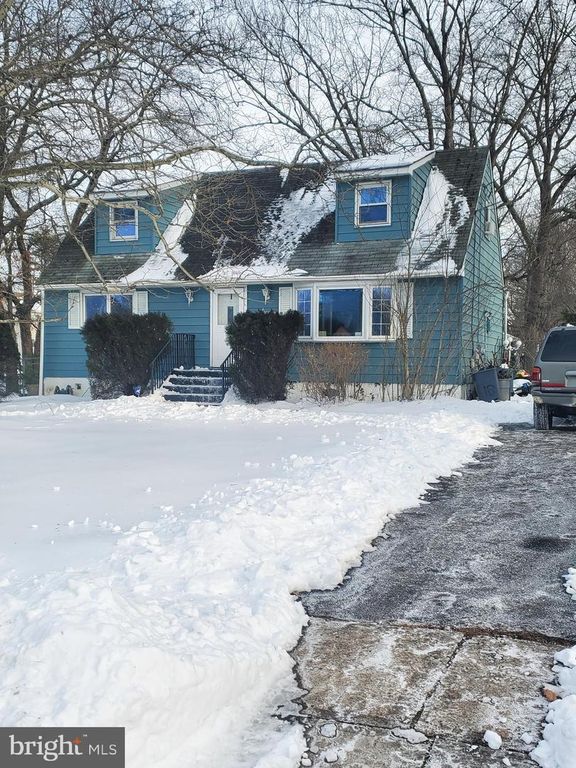 16 BITTERSWEET RD, Trenton, NJ 08638