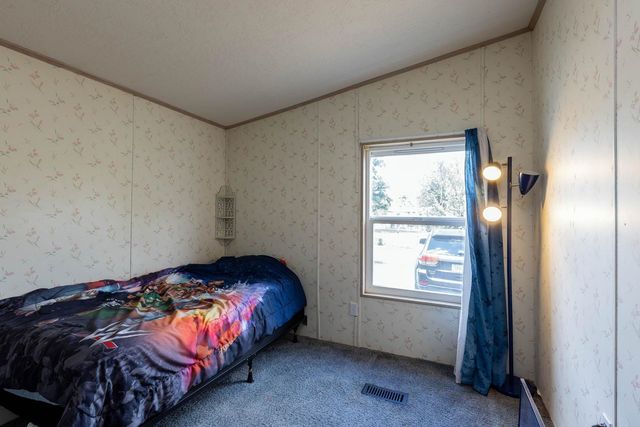 3920 E Center Rd, Mead, WA 99201
