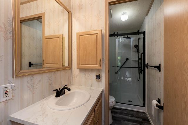 3920 E Center Rd, Mead, WA 99201