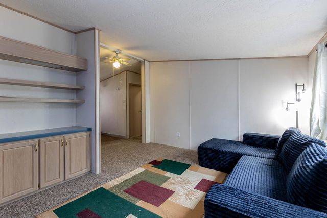 3920 E Center Rd, Mead, WA 99201