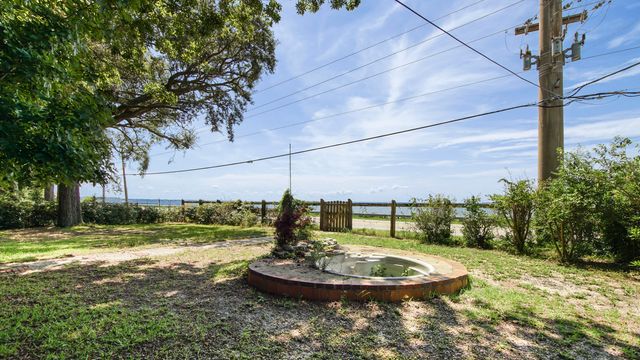 13636 St Highway 20, Niceville, FL 32578