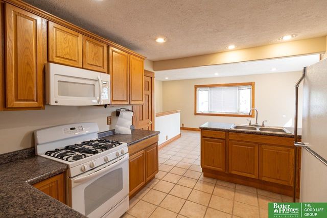 3613 Emiline Street, Bellevue, NE 68147