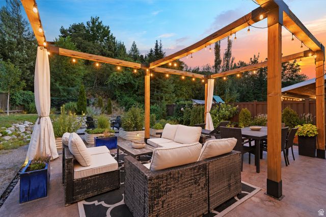 1768 E PORTAL WAY, Sandy, UT 84093