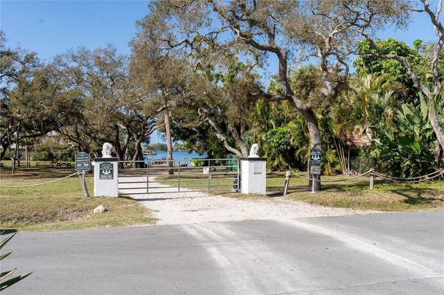 1831 NAUTILUS DRIVE, Sarasota, FL 34231