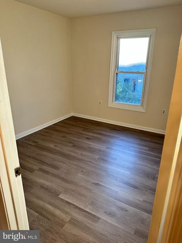 5694 CABELLS CT, Centreville, VA 20120