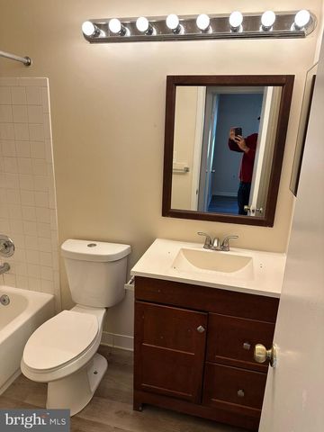 5694 CABELLS CT, Centreville, VA 20120