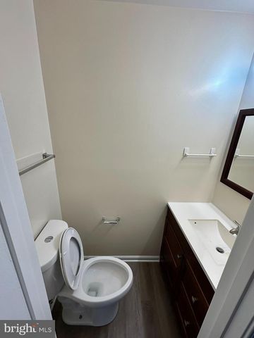 5694 CABELLS CT, Centreville, VA 20120