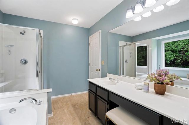 1519 Glenn Brooke Woods Circle, Ballwin, MO 63021