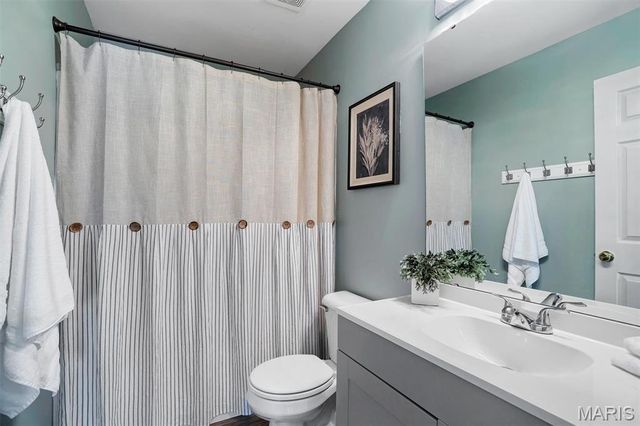 1519 Glenn Brooke Woods Circle, Ballwin, MO 63021