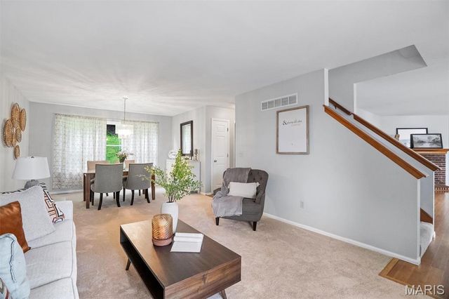 1519 Glenn Brooke Woods Circle, Ballwin, MO 63021