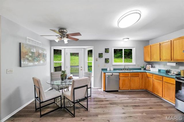 1519 Glenn Brooke Woods Circle, Ballwin, MO 63021
