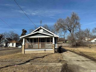 1017 W BRONS Avenue, Peoria, IL 61604