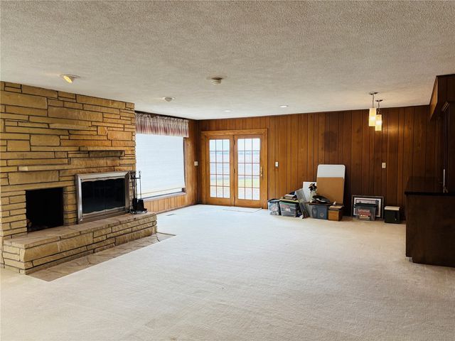 7168 Hwy 21, Elberon, IA 52225