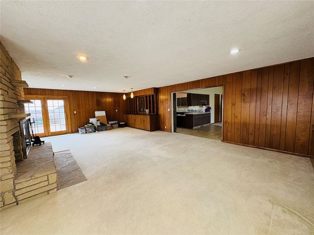 7168 Hwy 21, Elberon, IA 52225