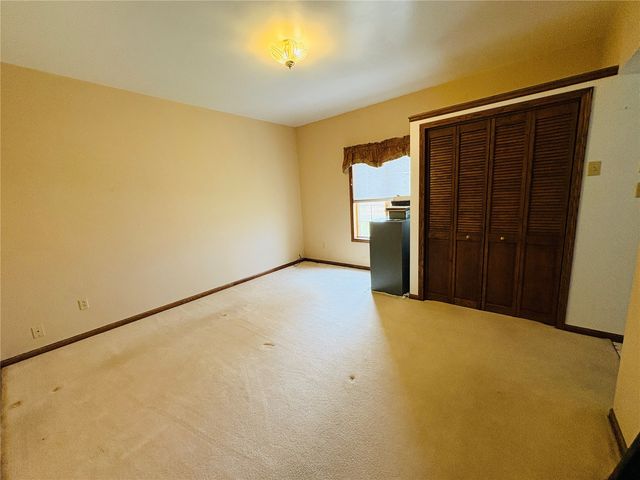 7168 Hwy 21, Elberon, IA 52225