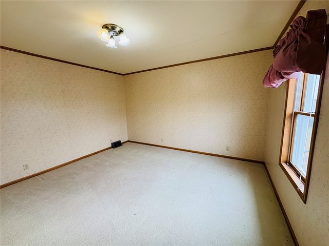 7168 Hwy 21, Elberon, IA 52225