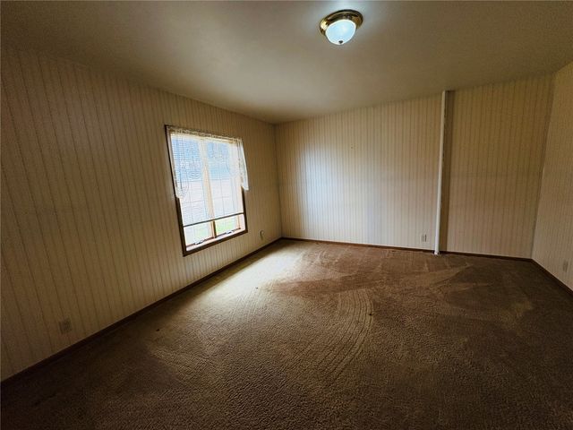 7168 Hwy 21, Elberon, IA 52225