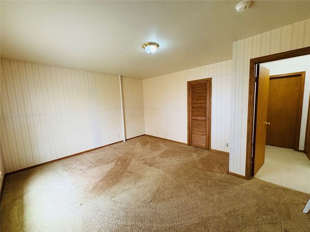 7168 Hwy 21, Elberon, IA 52225