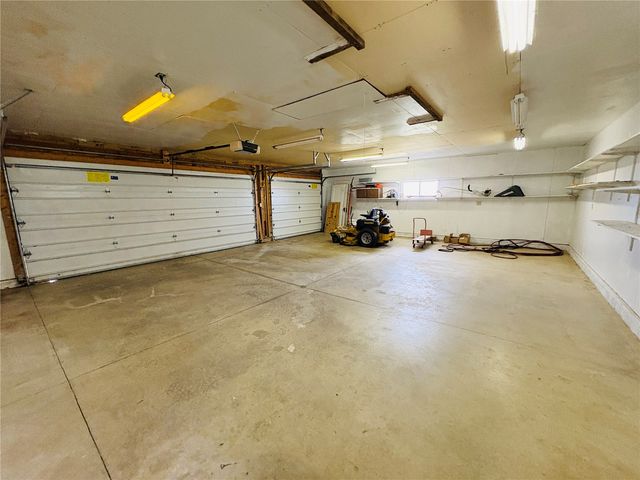 7168 Hwy 21, Elberon, IA 52225