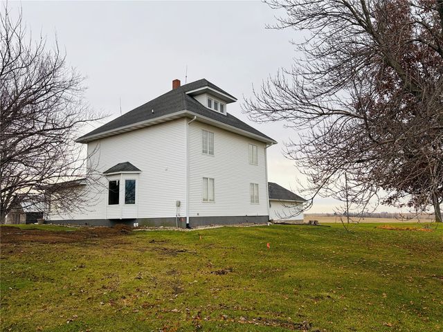 7168 Hwy 21, Elberon, IA 52225