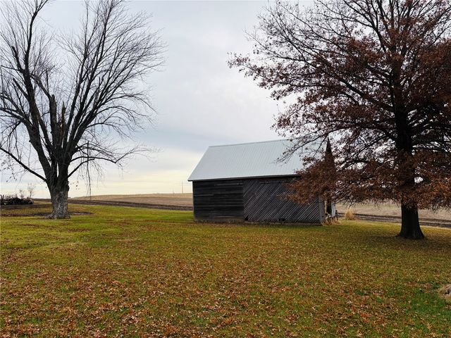 7168 Hwy 21, Elberon, IA 52225