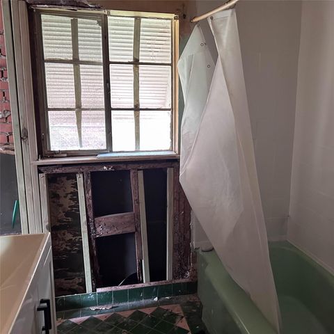 513 Sunnyside Street, Houston, TX 77076