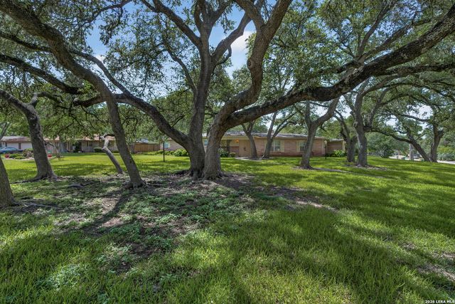 105 DORIS DR, Universal City, TX 78148