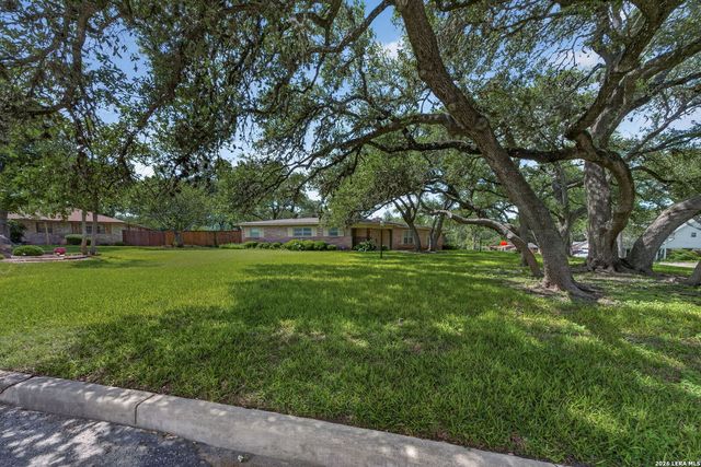 105 DORIS DR, Universal City, TX 78148