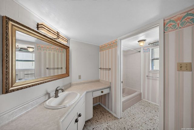 105 DORIS DR, Universal City, TX 78148