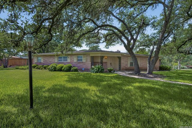 105 DORIS DR, Universal City, TX 78148