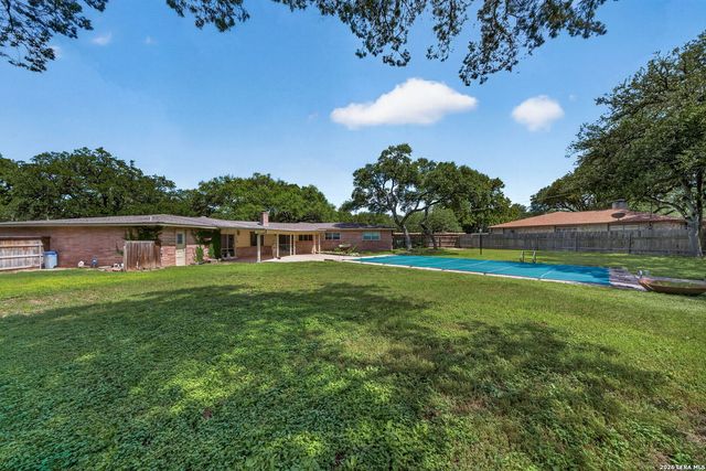 105 DORIS DR, Universal City, TX 78148