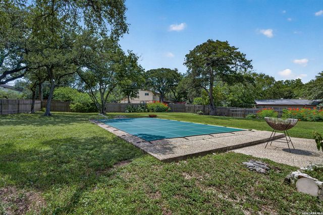 105 DORIS DR, Universal City, TX 78148