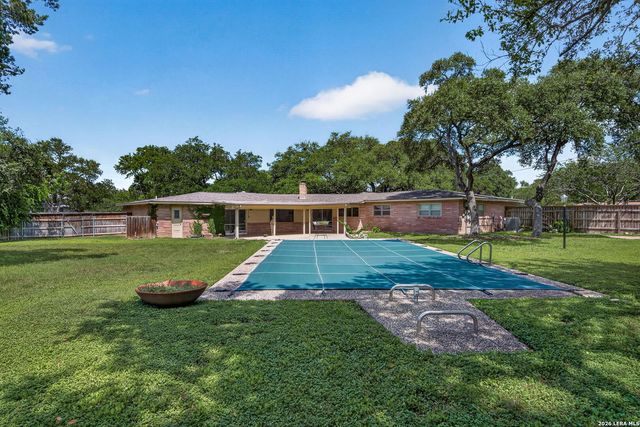 105 DORIS DR, Universal City, TX 78148