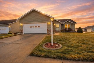 211 Whispering Boulevard, La Porte, IN 46350