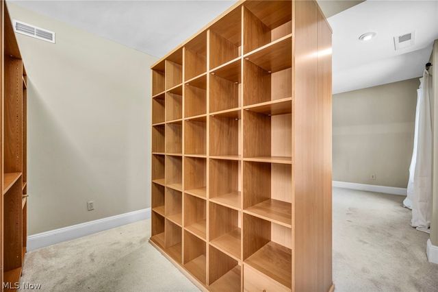 2420 Overlook Road, Cleveland Heights, OH 44106