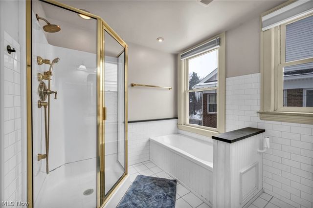 2420 Overlook Road, Cleveland Heights, OH 44106