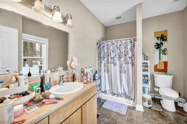 2420 Overlook Road, Cleveland Heights, OH 44106