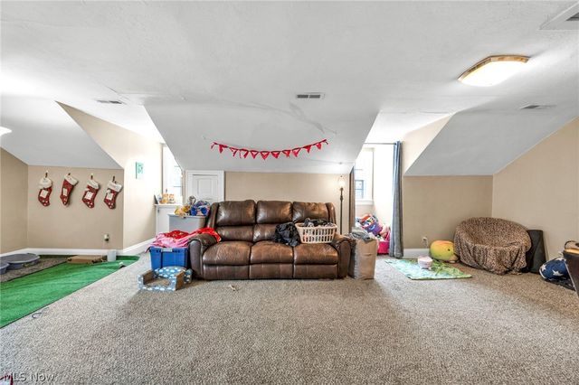 2420 Overlook Road, Cleveland Heights, OH 44106