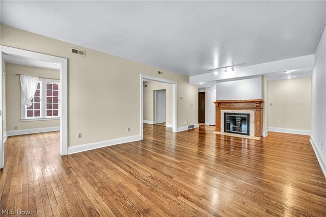 2420 Overlook Road, Cleveland Heights, OH 44106