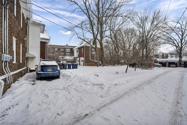 2420 Overlook Road, Cleveland Heights, OH 44106