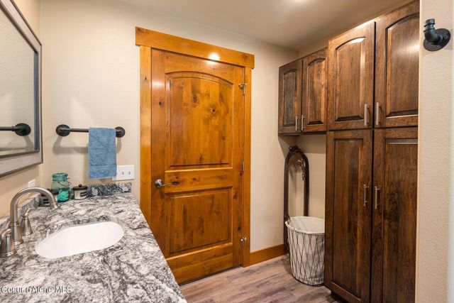 181 Calypso Ln, Sandpoint, ID 83864