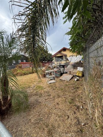 811 East 113th Street, Los Angeles, CA 90059