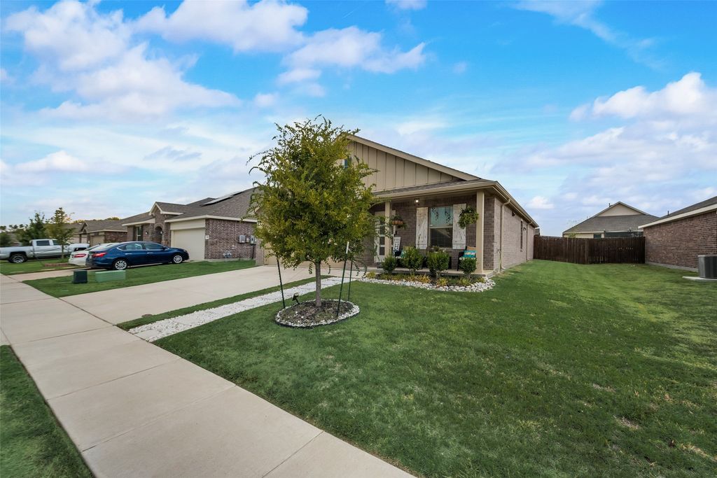 1602 Stonefield Drive, Anna, TX 75409