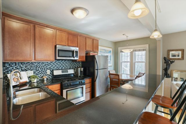 3520 Emerson Avenue S 202, Minneapolis, MN 55408