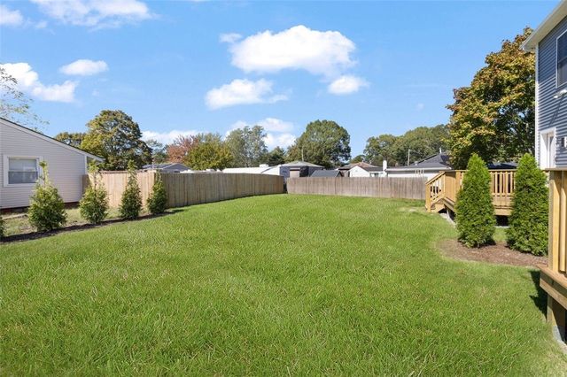 79 Pinehurst Avenue, Warwick, RI 02889