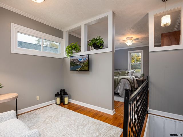 4912 Woolworth Avenue, Omaha, NE 68106