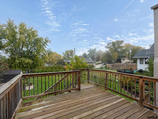 4912 Woolworth Avenue, Omaha, NE 68106